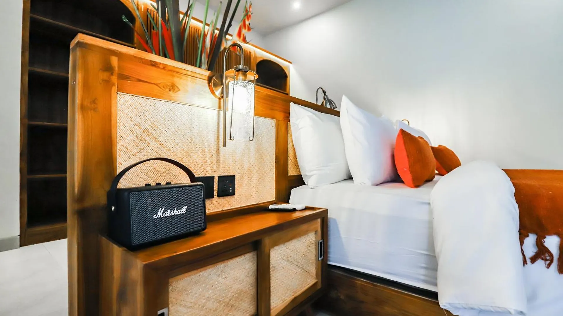 Villa New Batavia - Modern Luxury & Cultural Fusion Ubud