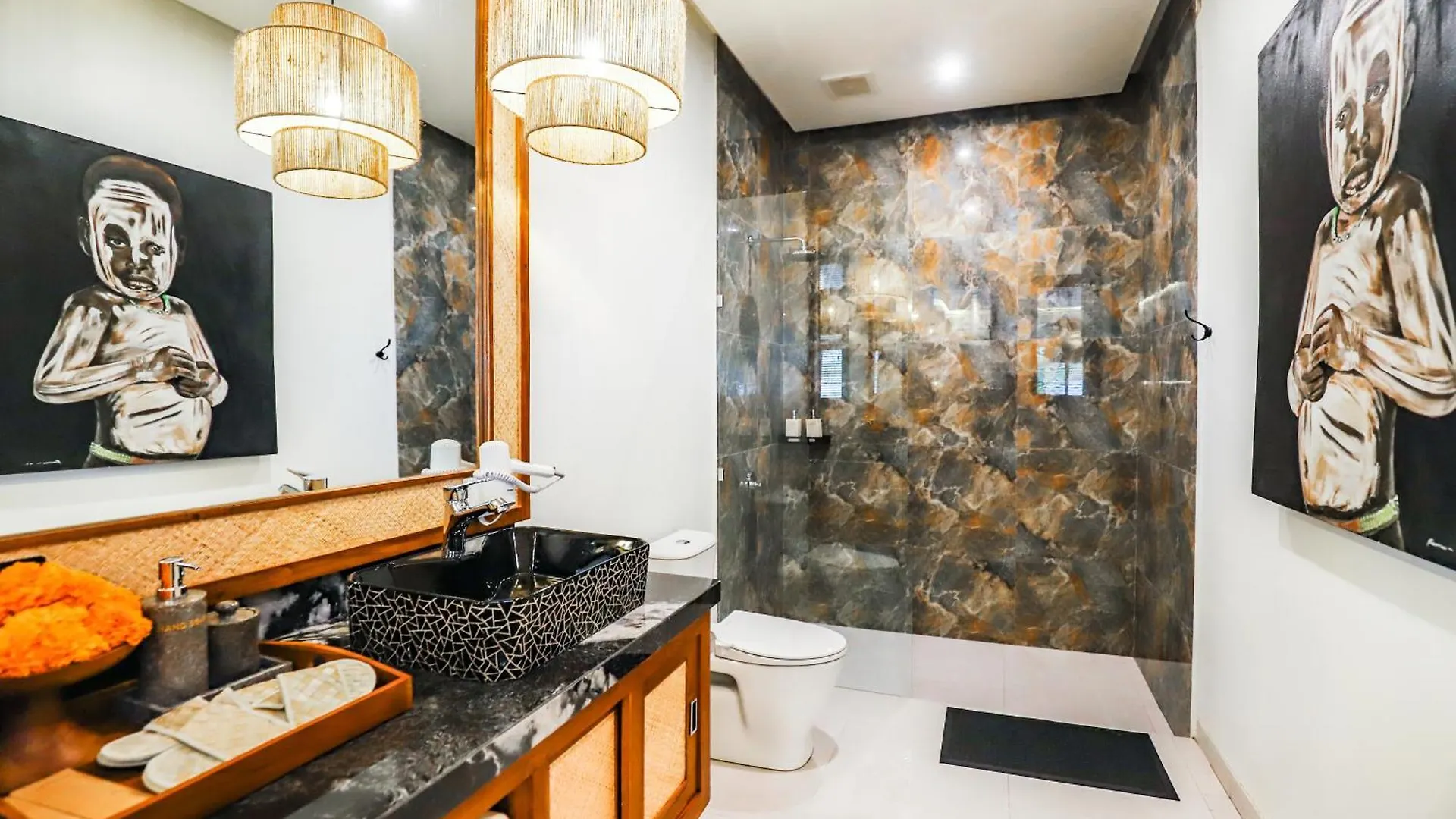 Villa New Batavia - Modern Luxury & Cultural Fusion Ubud  Indonesia