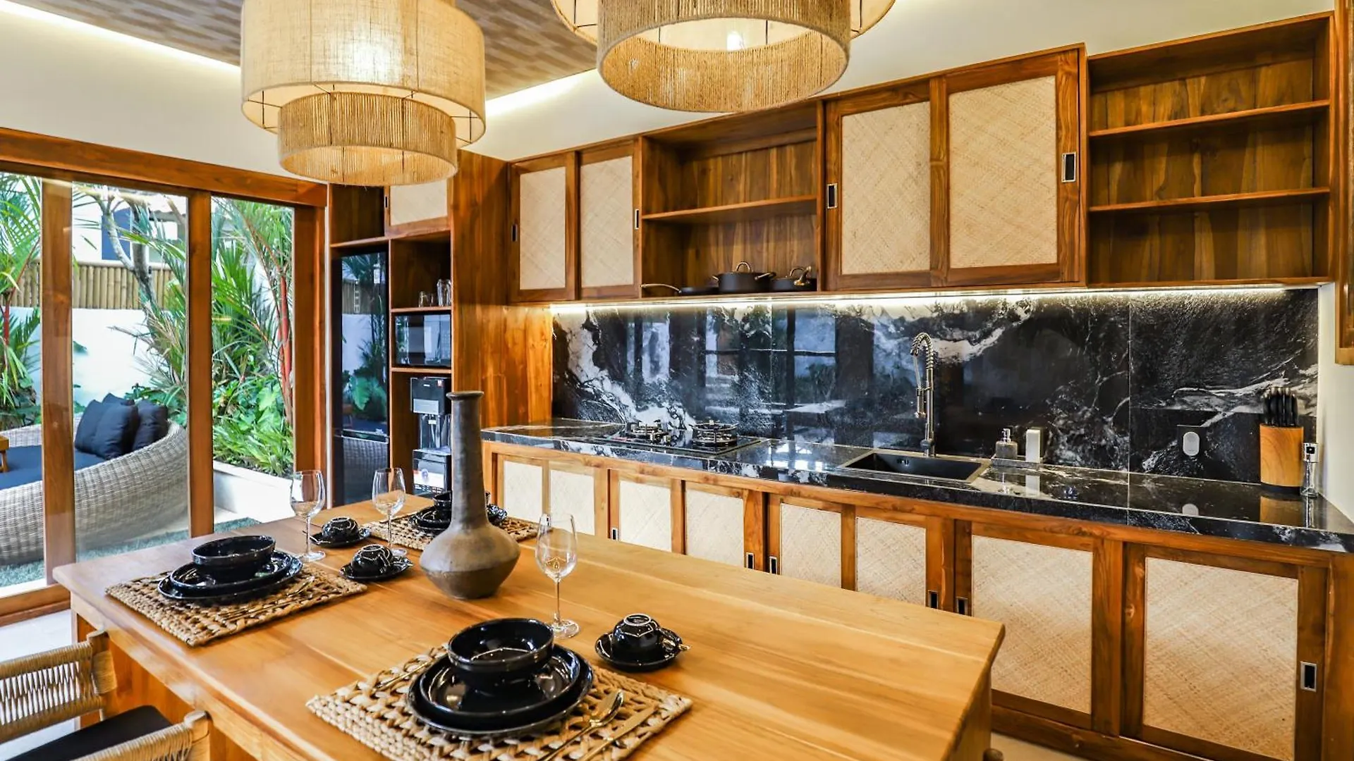 Villa New Batavia - Modern Luxury & Cultural Fusion Ubud   Ubud (Bali)