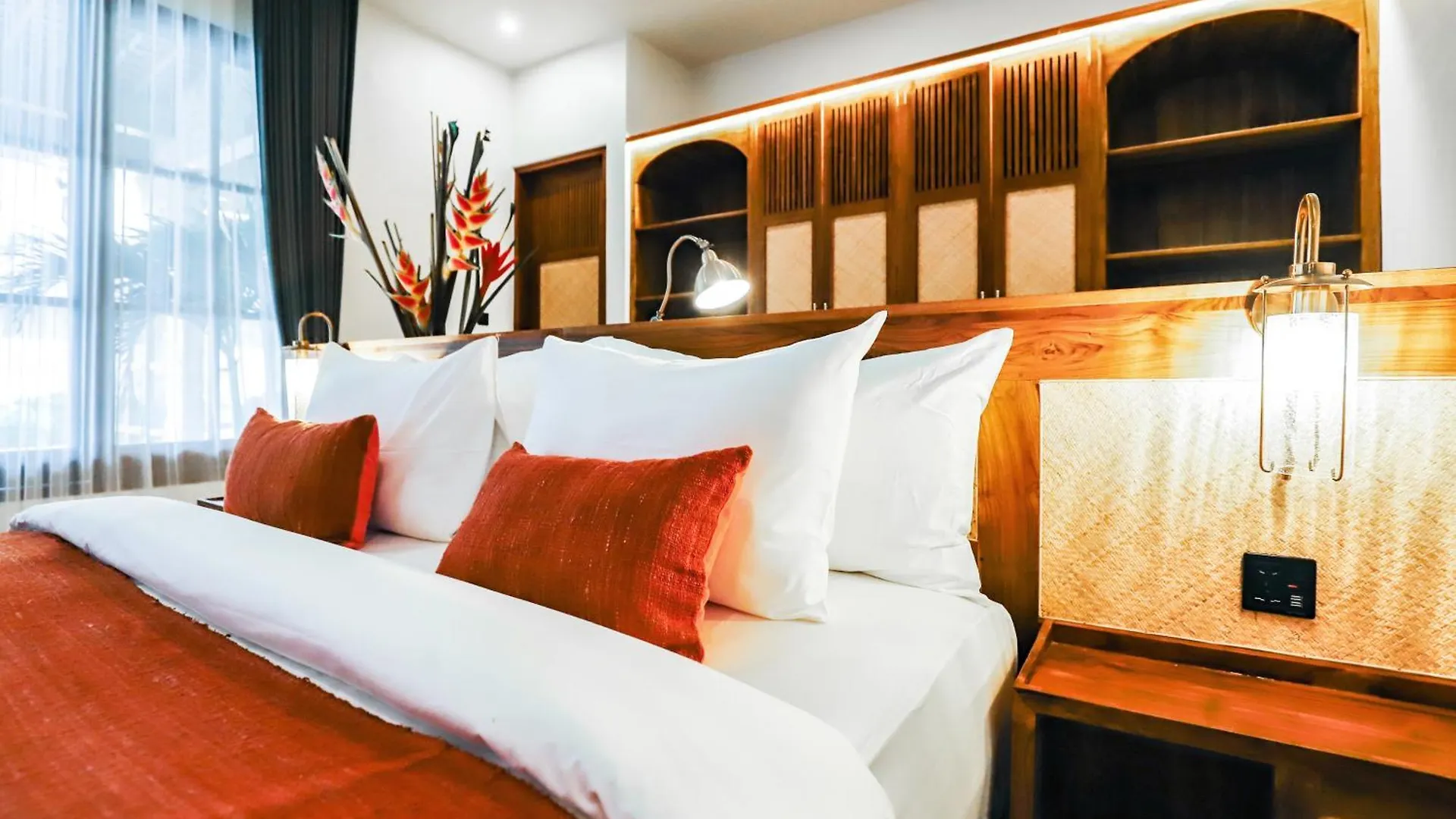 Villa New Batavia - Modern Luxury & Cultural Fusion Ubud  Indonesia