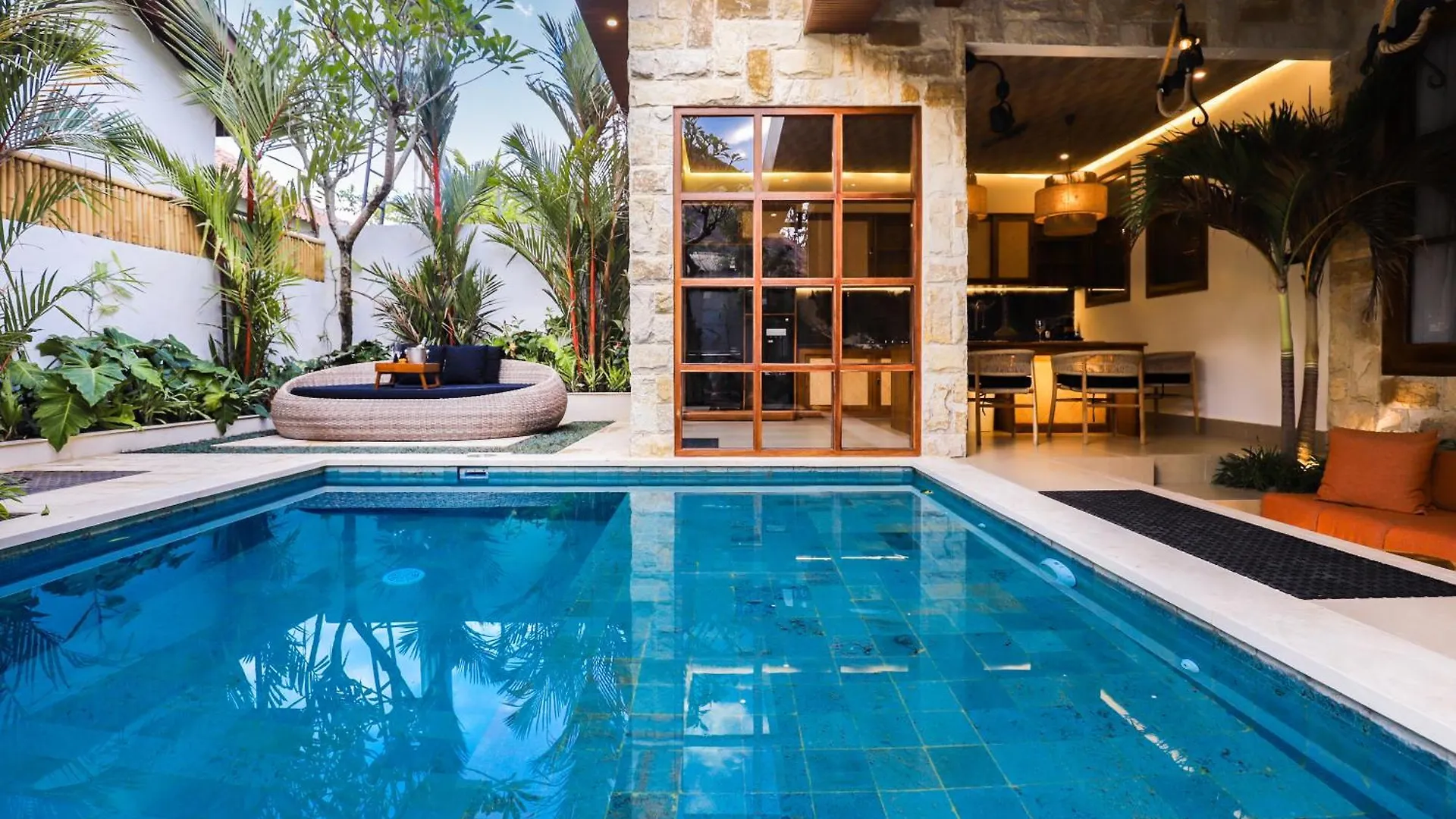 Villa New Batavia - Modern Luxury & Cultural Fusion Ubud  Indonesia