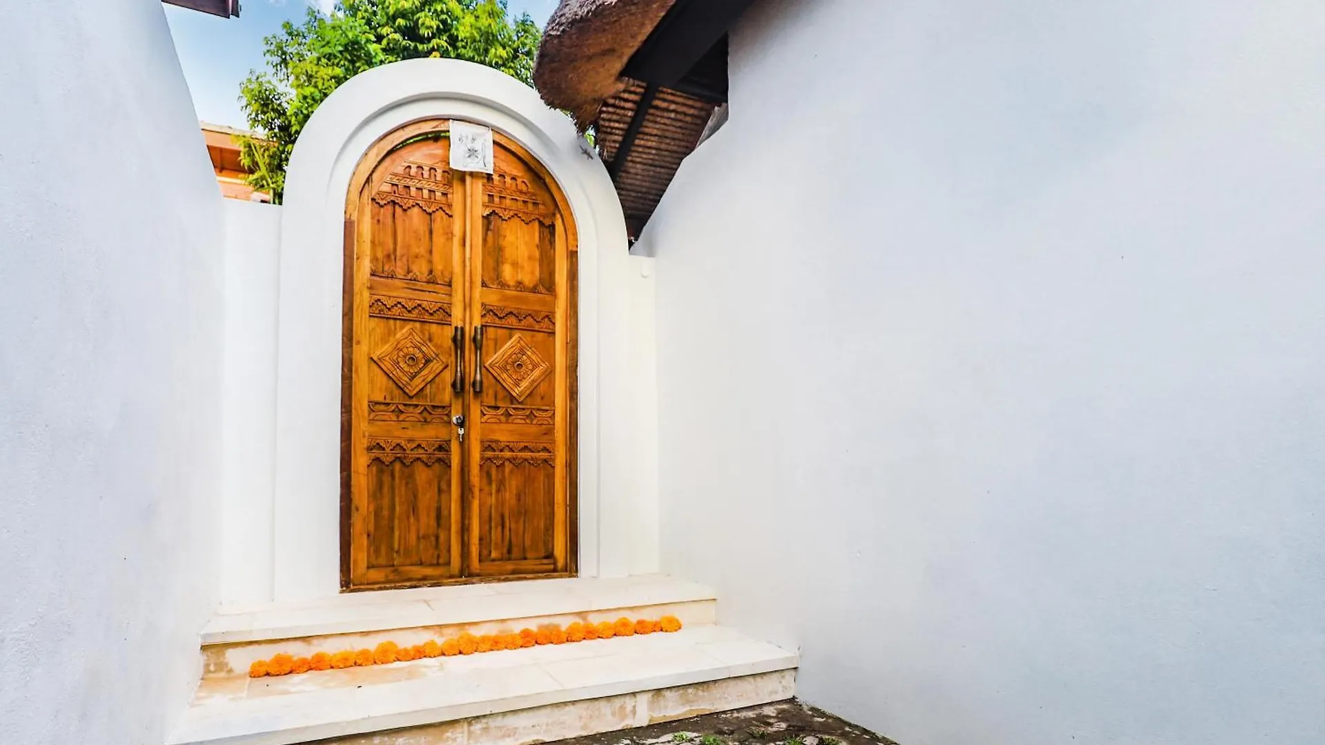 Villa New Batavia - Modern Luxury & Cultural Fusion Ubud