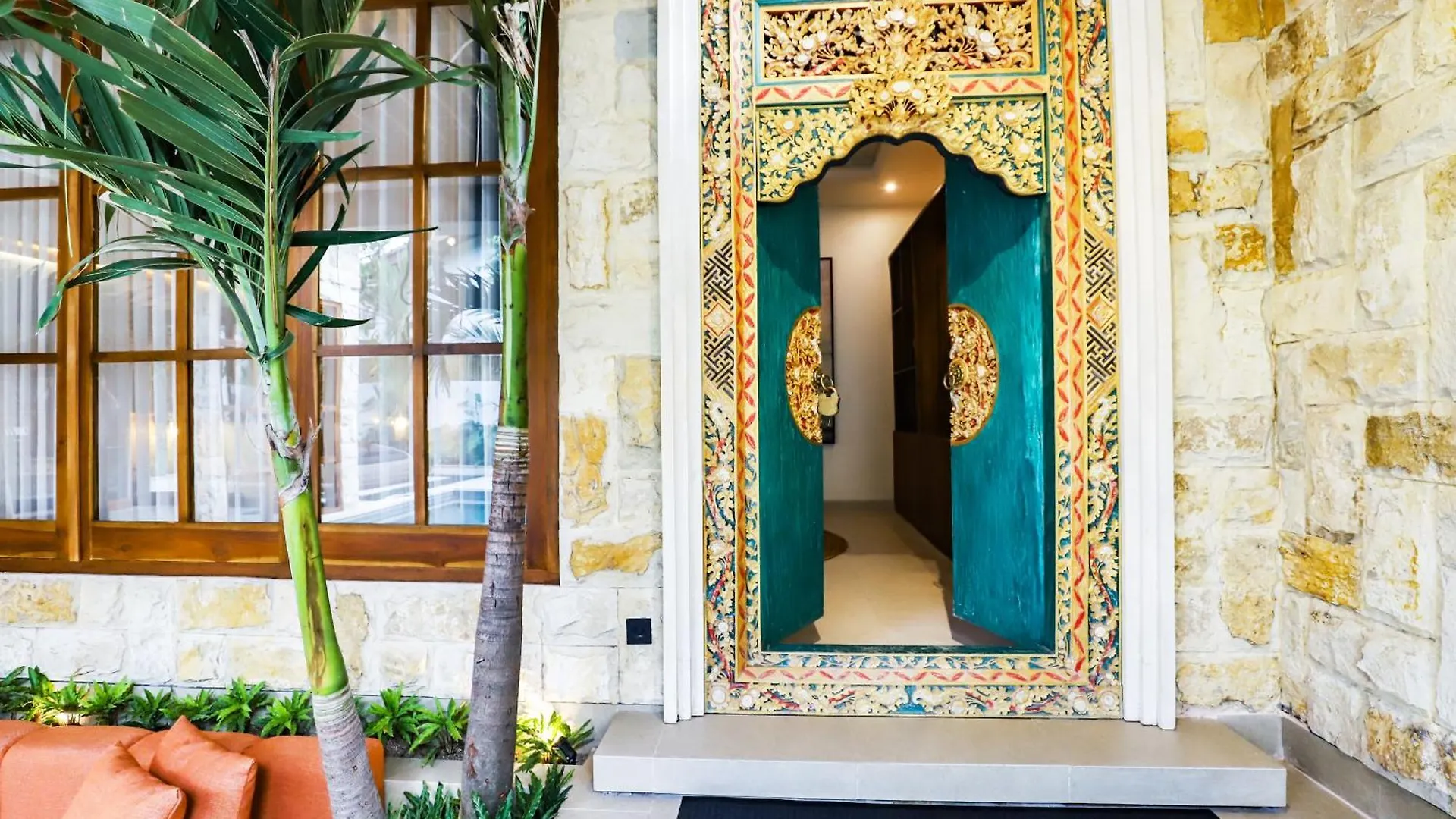 Villa New Batavia - Modern Luxury & Cultural Fusion Ubud
