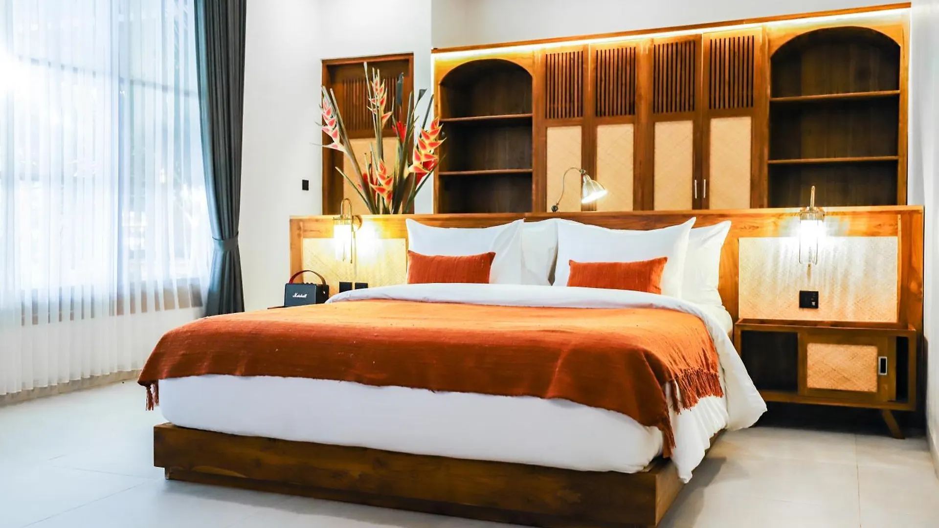 Villa New Batavia - Modern Luxury & Cultural Fusion Ubud