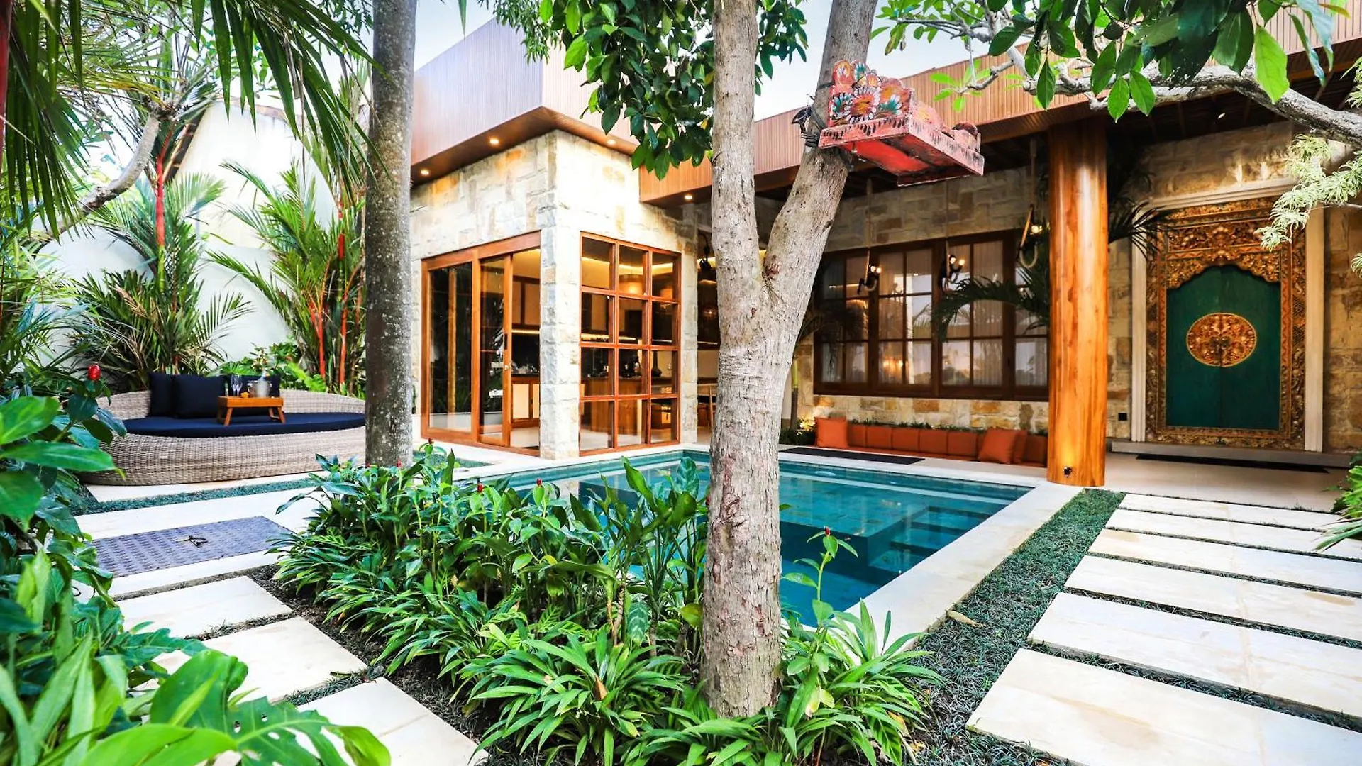 Villa New Batavia - Modern Luxury & Cultural Fusion Ubud  Ubud (Bali)