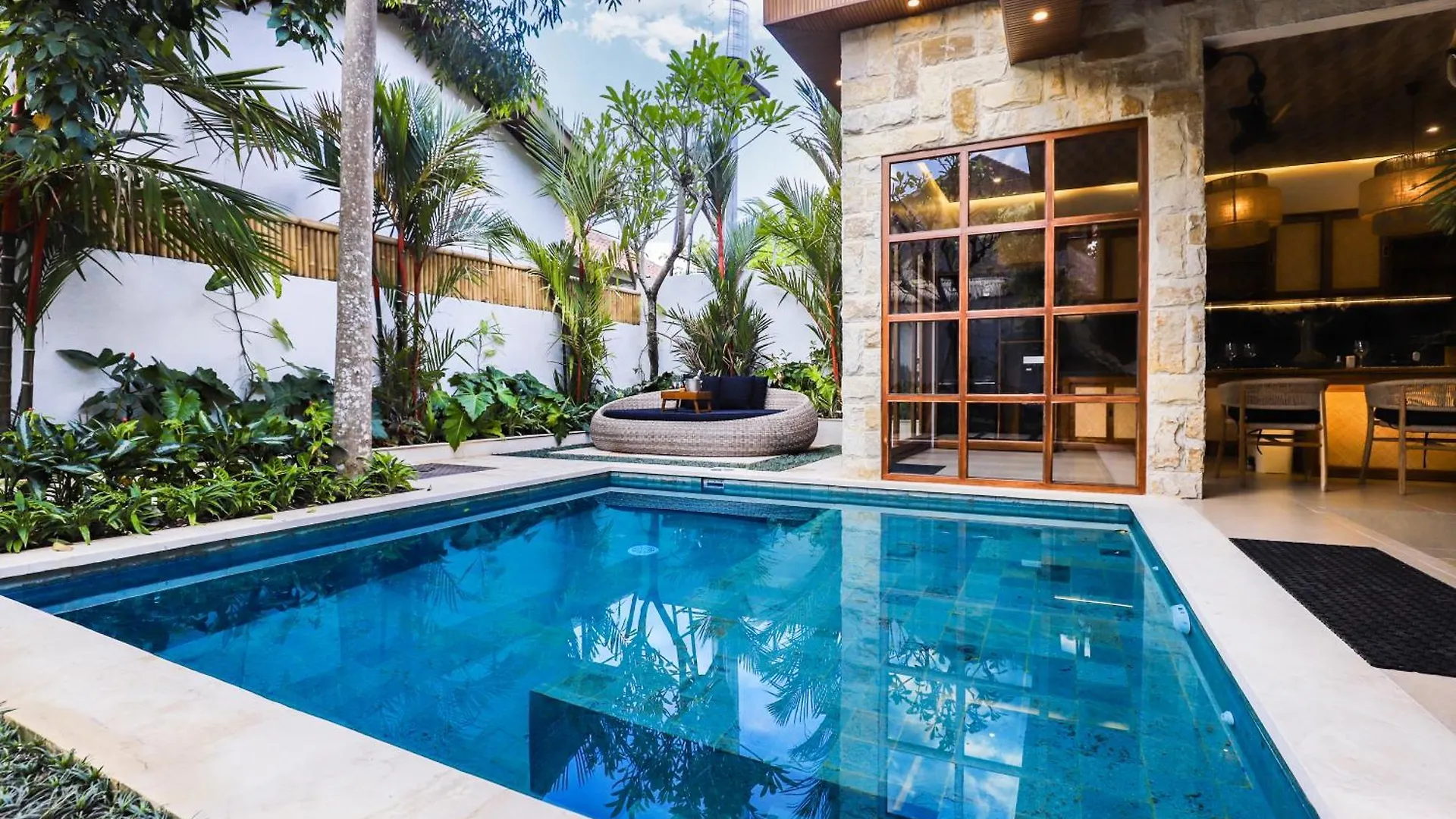 Villa New Batavia - Modern Luxury & Cultural Fusion Ubud  Ubud (Bali)
